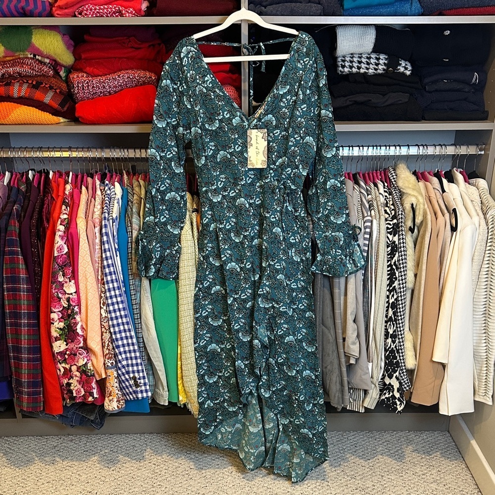Band of the Free teal/red floral v neck/back tie long sleeve dress size S NWT